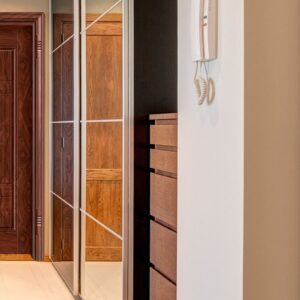 Cửa thép Vân Gỗ 1 cánh NTP1 - H16 2 Ứng dụng cửa thép vân gỗ làm cửa thông phòng